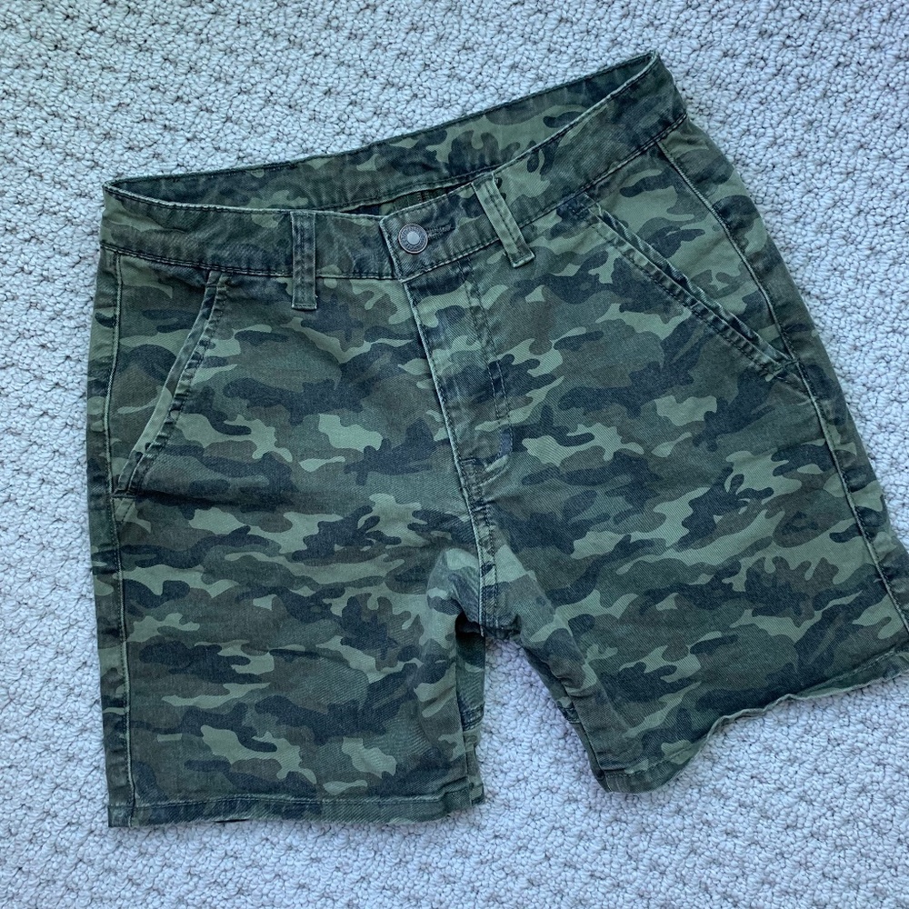 CellBlock 13 Titan Zipper Back Camo Shorts